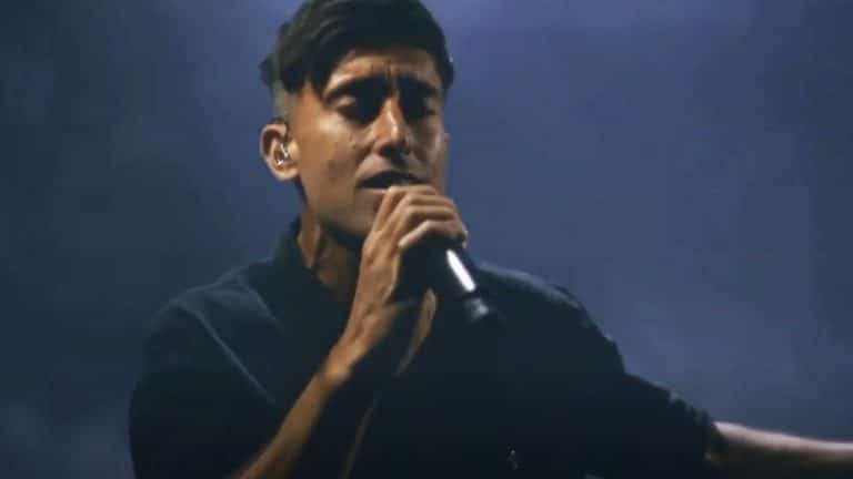 Phil Wickham singing his song Sunday is Coming